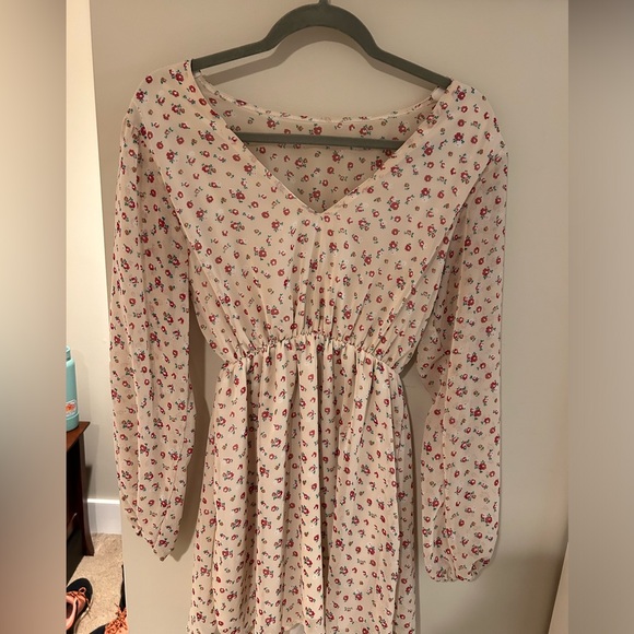 Girl winter flower dress! Size 2 (M or L) - Picture 2 of 3